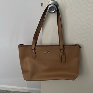 Tan Coach tote